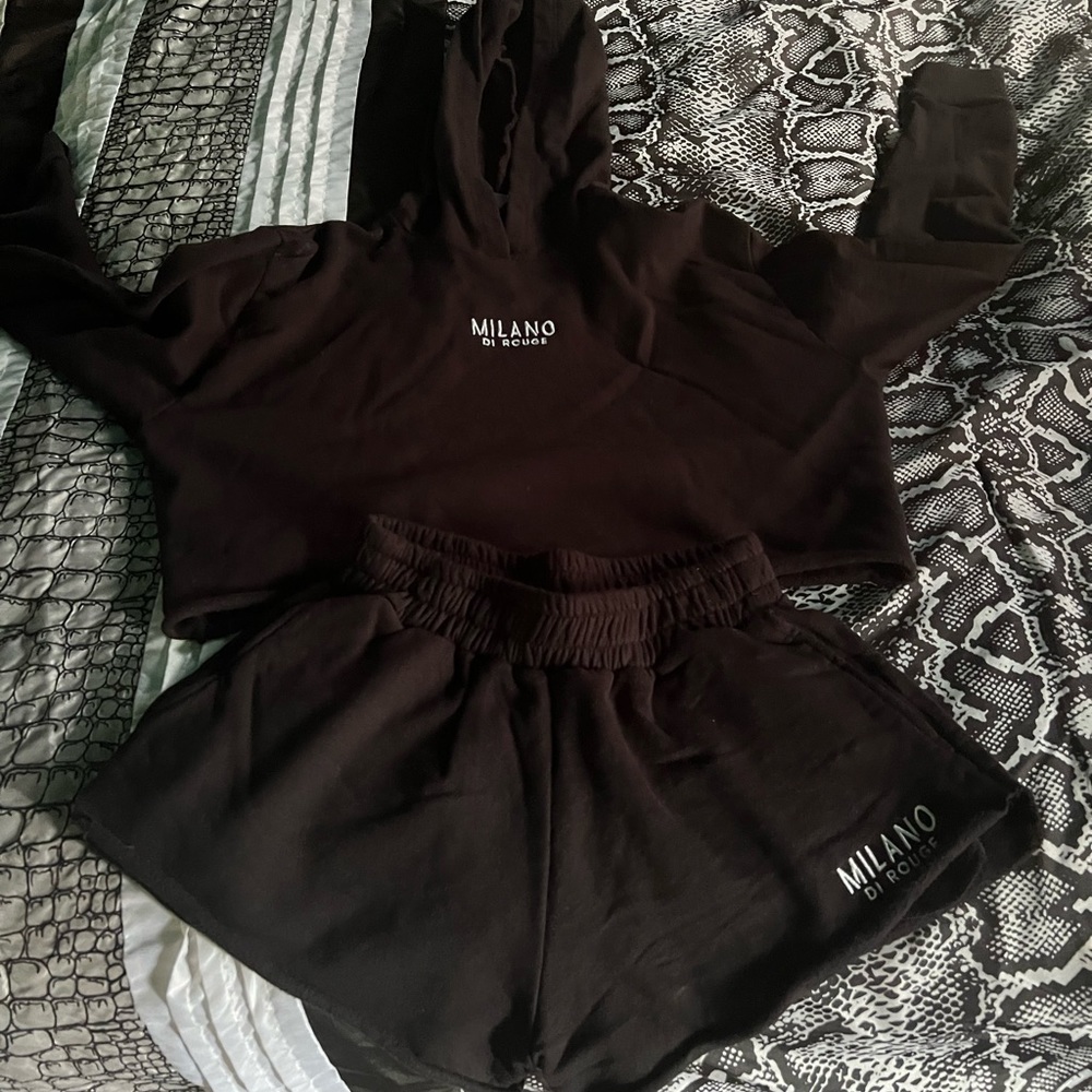 Milano Di Rouge Womens 2 piece short set size large black